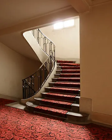 Bridgestreet Opera Montmartre Hotel 4*
